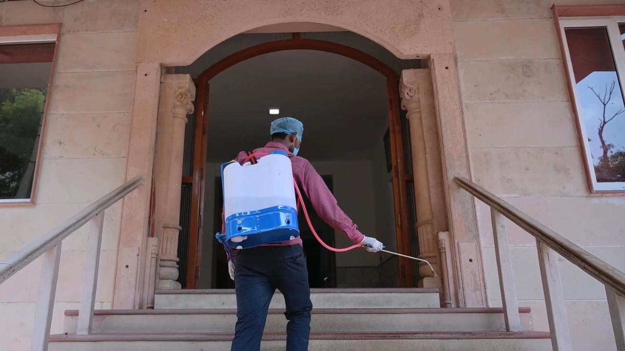 Hotel Bhakti Dhama Vrindavan Bagian luar foto