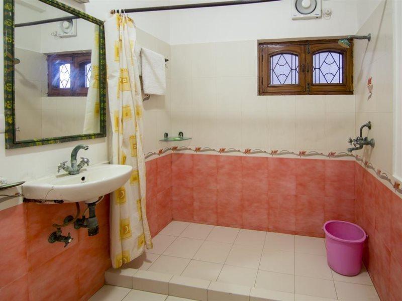 Hotel Bhakti Dhama Vrindavan Bagian luar foto