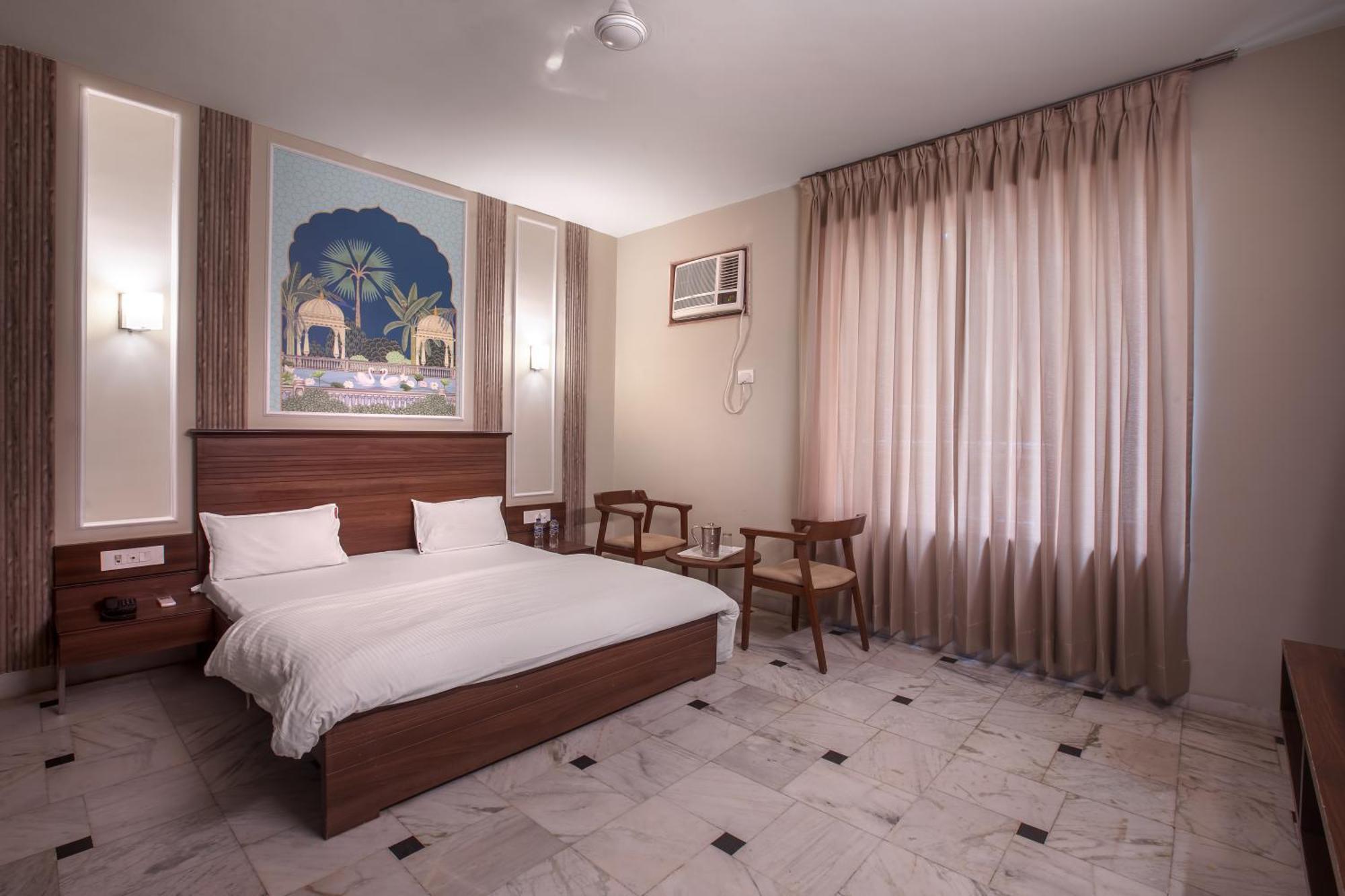 Hotel Bhakti Dhama Vrindavan Bagian luar foto
