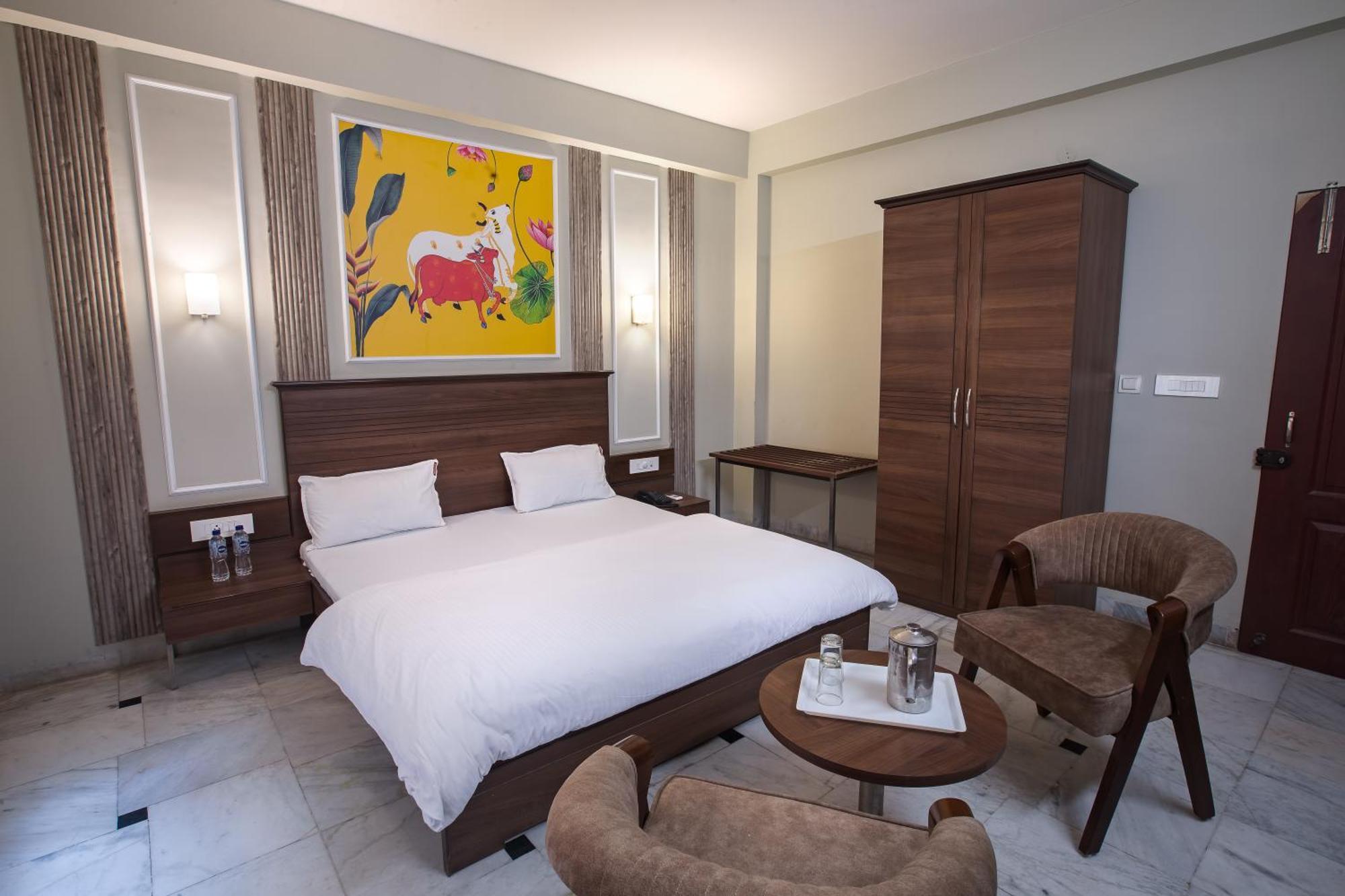 Hotel Bhakti Dhama Vrindavan Bagian luar foto